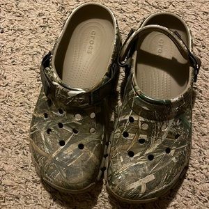 Max-5 camo crocs like new.
